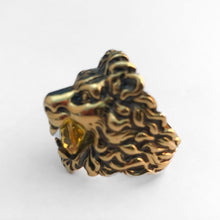 Load image into Gallery viewer, Signed GUCCI Lion Head Ring with Crystal