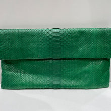 Load image into Gallery viewer, Pre-owned Suzette Green Snakeskin Clutch Purse