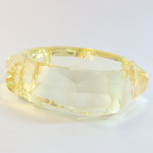 Load image into Gallery viewer, Vintage 1950s Champagne Yellow Faceted Lucite Bangle