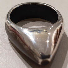 Load image into Gallery viewer, HQM Sterling Silver &amp; One-Side Oxidised &#39;Thorn&#39; Ring