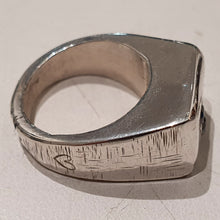 Load image into Gallery viewer, HQM Sterling Silver &amp; Black Crystal &#39;Box&#39; Ring