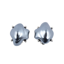 Load image into Gallery viewer, Signed Kenneth J Lane &quot;KJL&quot; Polished Silver Grey Baroque Pearl Clip On Earring