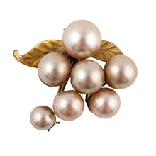 Load image into Gallery viewer, Vintage c.1950s New York Faux Pearls &amp; Brass Brooch
