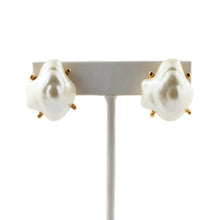 Load image into Gallery viewer, Signed Kenneth J Lane &quot;KJL&quot; Polished Gold White Baroque Pearl Clip On Earring