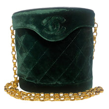 Load image into Gallery viewer, Vintage CHANEL c.1990s Plush Emerald Green Velvet Bag