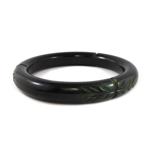 Vintage Bakelite carved bangle c.1950's