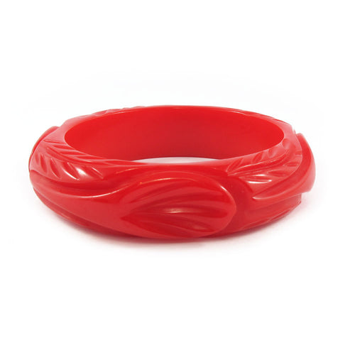 Vintage Bakelite carved bangle c.1950's
