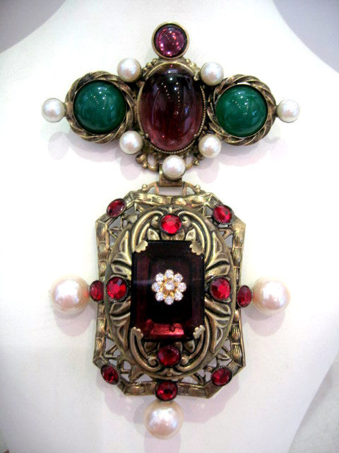 Vrba Brooch