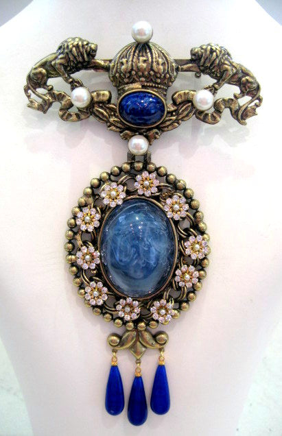 Vrba Brooch
