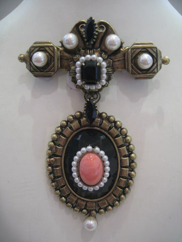 Vrba Brooch