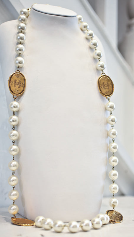 Vintage Chanel Pearl Sautoir