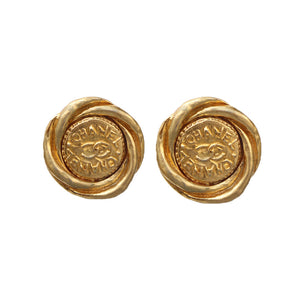 Vintage Chanel Twisted Round CC Beaten Gold Earrings c. 1980s (Clip-on)