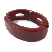 Load image into Gallery viewer, Vintage Bakelite Clamper Bangle With Brass Inlay c.1940