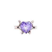 Load image into Gallery viewer, William Griffiths Sterling Silver Split Shank Purple Heart Ring