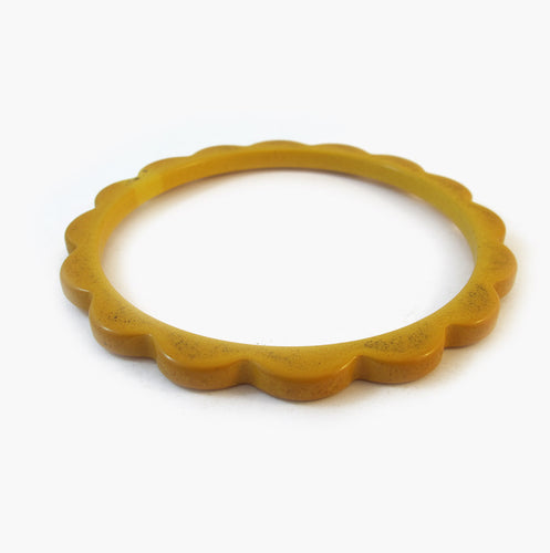 Vintage Bakelite Scalloped Spacer Bangle - Buttercup Yellow