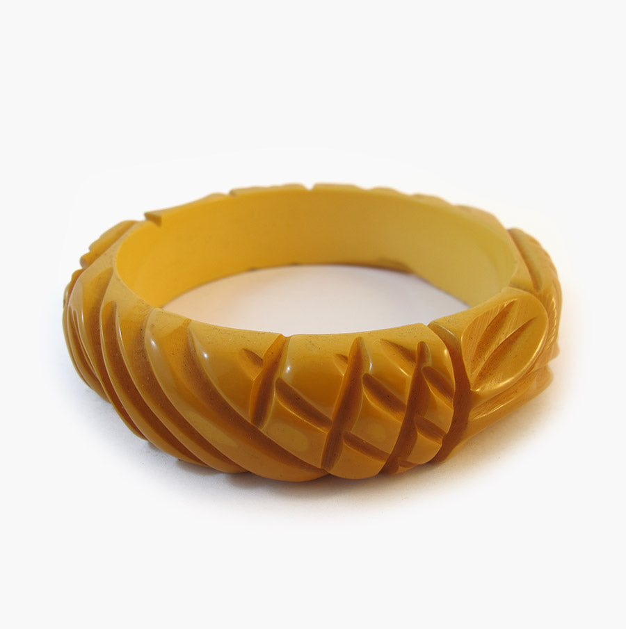 Vintage Bakelite Bangle - 1950's Carved