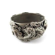 Load image into Gallery viewer, Vintage Repousee Silver Work Clamper Bangle