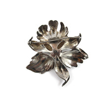 Load image into Gallery viewer, Vintage 1930&#39;s Sterling Silver Lilly Flower Brooch
