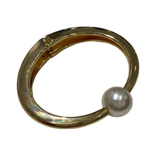 Load image into Gallery viewer, Faux Pearl &amp; Gold Tone Clamper Bangle