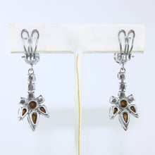 Load image into Gallery viewer, HQM Austrian Vintage Unsigned Drop Daisy Earrings (Clip-On)