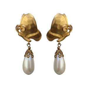 Givenchy Signed Vintage Gold Tone Pearl Drop Dangle Earrings (Clip-On) c.1980s