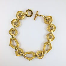 Load image into Gallery viewer, Vintage Gold Plated Chunky Chain Necklace with Toggle Enclosure