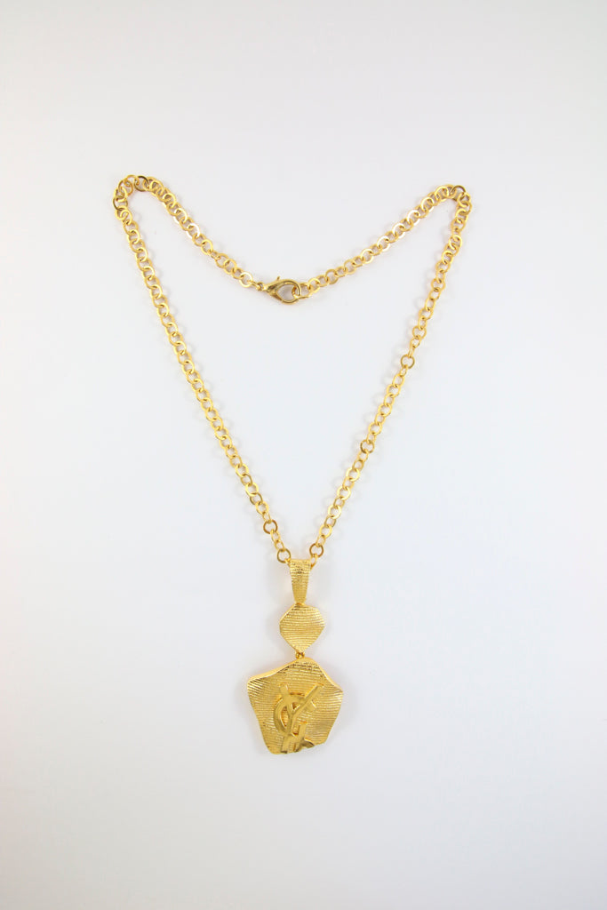 Yves Saint Laurent heart link necklace Golden Metal Gold-plated ref.123847  - Joli Closet