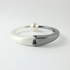 Unsigned Two Toned Faux Pearl Clamper Bangle