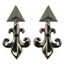 Load image into Gallery viewer, Lawrence VRBA Signed Statement Fleur De Lis Earrings (clip-on)